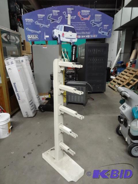 lot 11 image: Curtis receiver hitch retail rack...