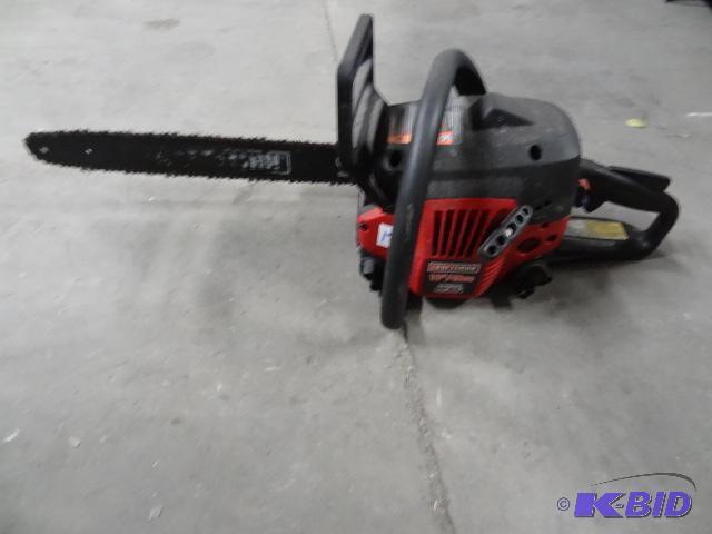 lot 18 image: Craftsman 18" 42CC chain saw. Does not p...