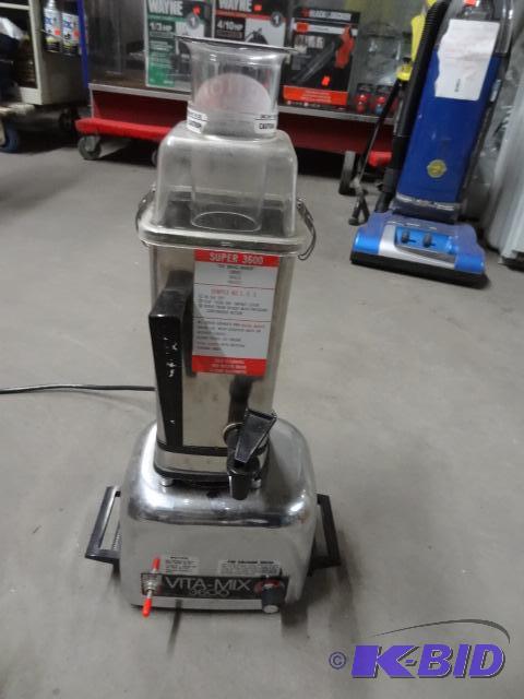 lot 28A image: Vita mix 3600 mixer  juicer...