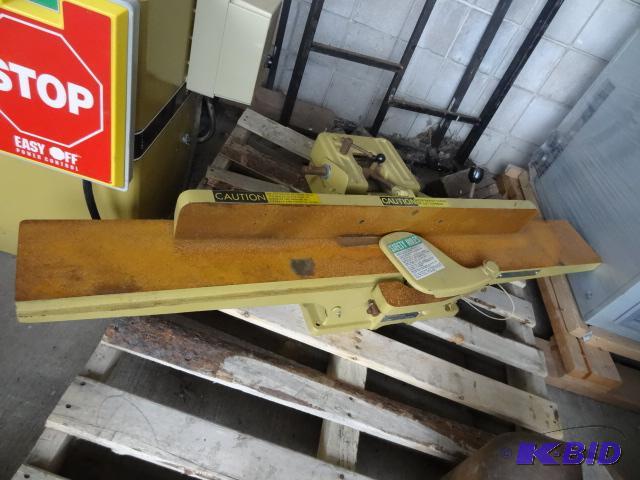 lot 30 image: Power matic jointer. Model 50. 6" knife....