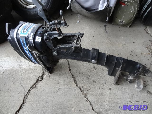 lot 36 image: Mercury 40 4 HP outboard motor. Engine is fre...