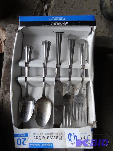 lot 40 image: Main stays 20 piece silverware set...