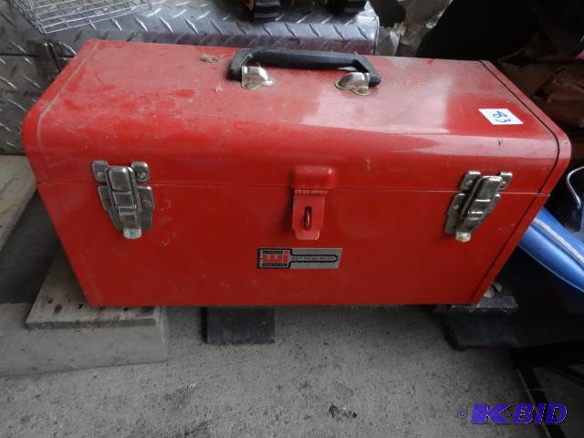 lot 83 image: Waterloo hand carry tool box with tray...
