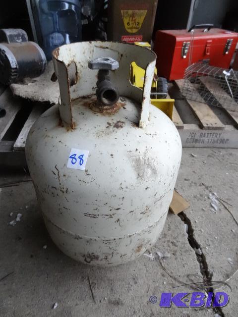lot 88 image: New style 20 lb LP tank...