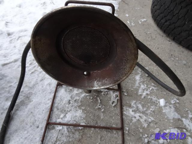 lot 93 image: Propane radiant heater...