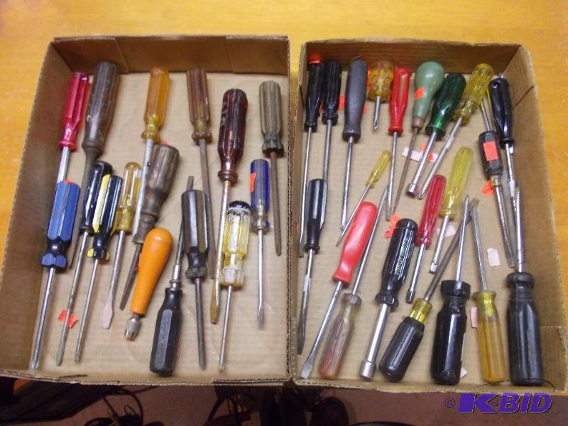 Box Lot Of Assorted Screwdrivers...