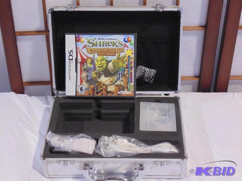 lot 29 image: NEW Nintendo DS Travel Case with Shrek Carni...