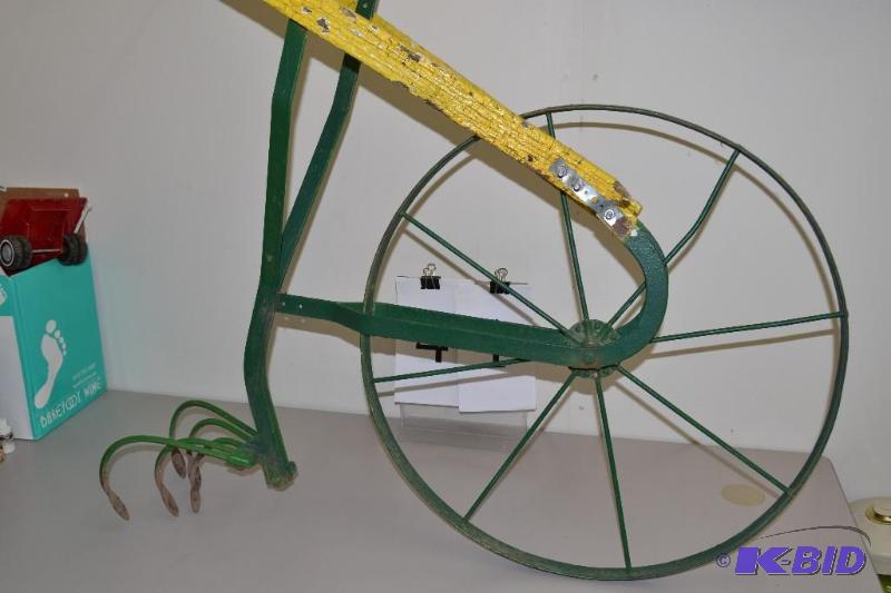 lot 41 image: Cultivator