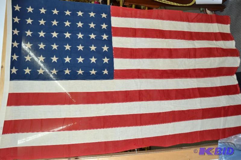 lot 61 image: Vintage US 48 star sloth flag