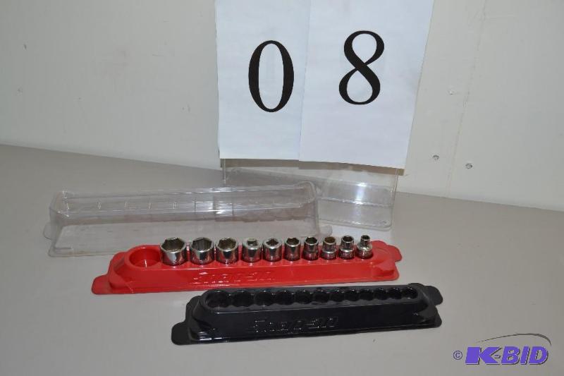 lot 8 image: Mac sockets