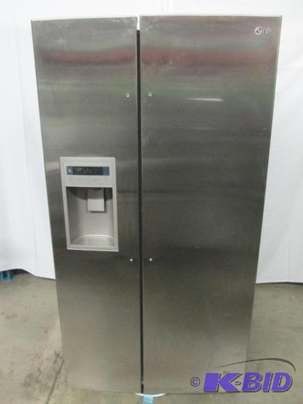 LG ULTRA-LARGE CAPACITY SIDE-BY-SIDE REFRIGERATOR WITH ICE & WATER DISPENSER