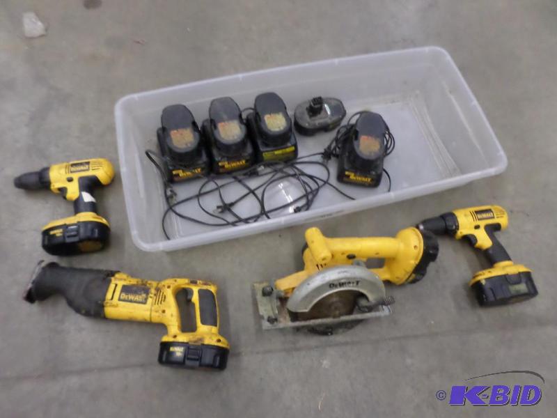 DeWalt 18Volt 17-Piece Cordless Tool Set...