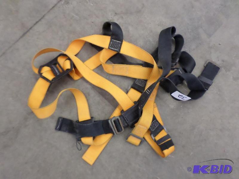 (1) Safety Harness...