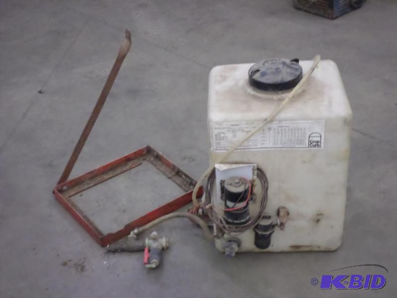 Crop-Care 12Volt Sprayer Tank, Condition Is U...