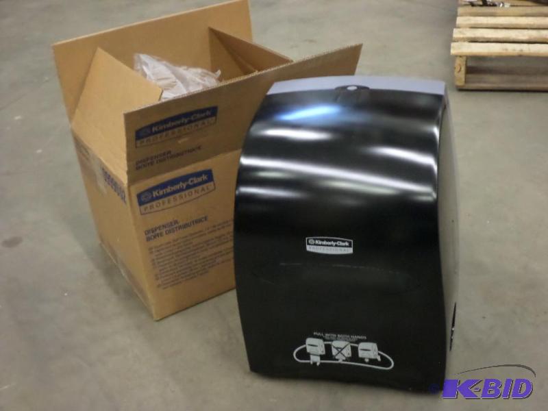 (4) New Kimberly Clark Professional 09990 Pap...