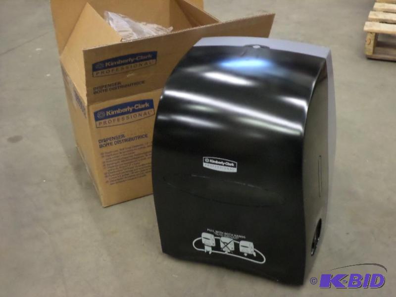 (4) New Kimberly Clark Professional 09990 Pap...