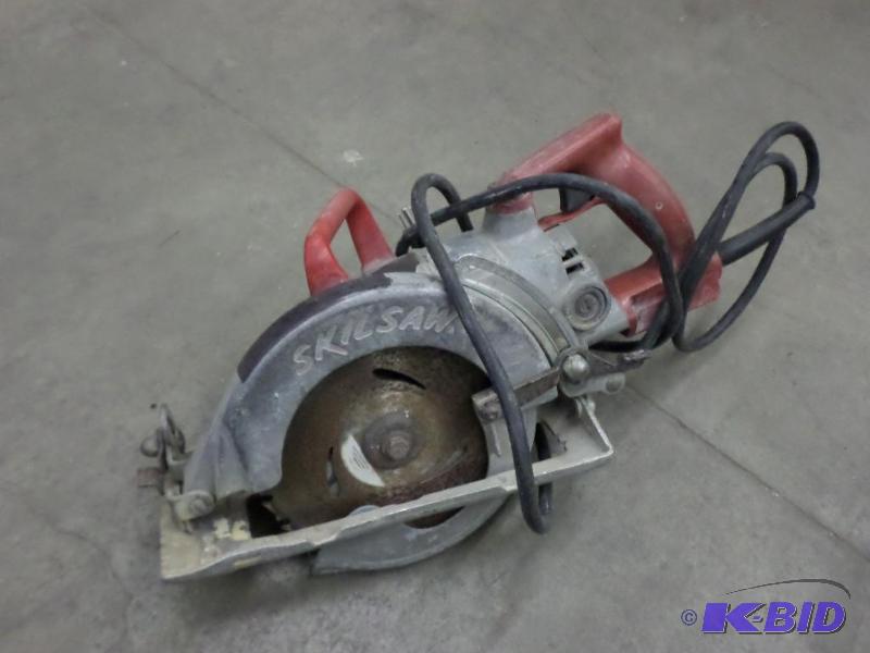 Skilsaw Worm Drive 7.25&quot Circular Saw...