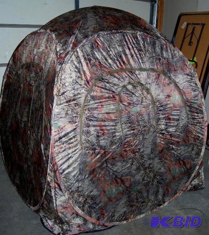 Deluxe Ground Spring Blind, water resistant n...