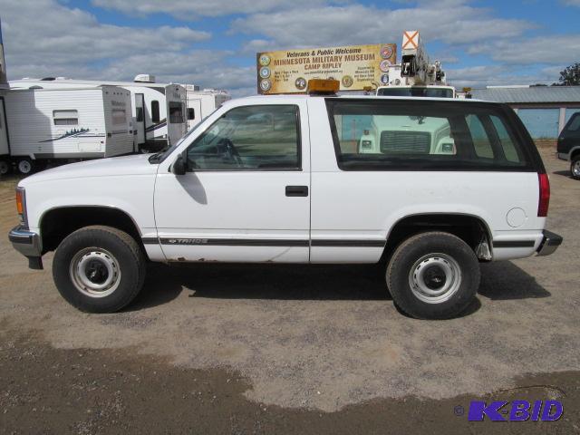 lot 11 image: Year 1999 Make Chevrolet Model Tahoe Milea...