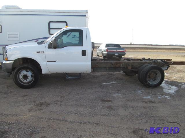 lot 8 image: Year 2002 Make Ford Model F450 XL Mileage...