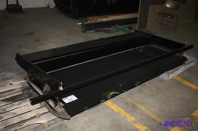 lot 10 image: Tommy Gate Hydraulic Lift wUp Down Switch Black