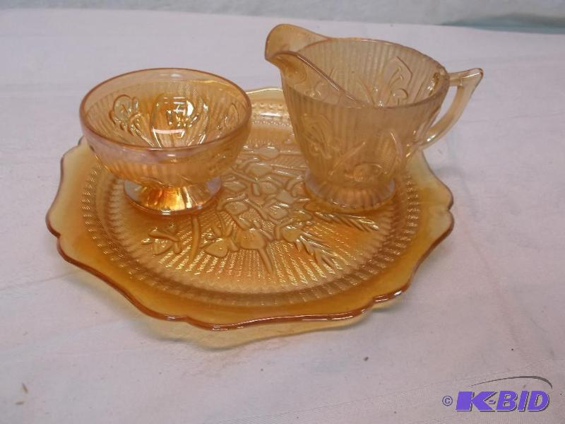lot 127 image: Beautiful marigold glass cream & sugar wi...