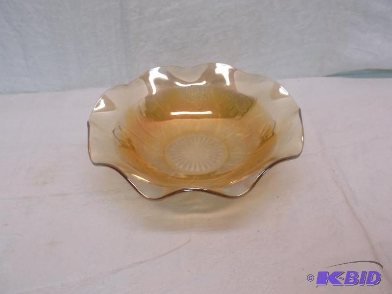 lot 128 image: Beautiful large marigold bowl measuring 11 3...