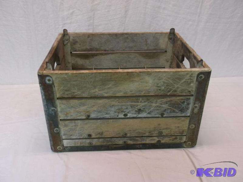 lot 13 image: Vintage wood & metal milk crate measuring...