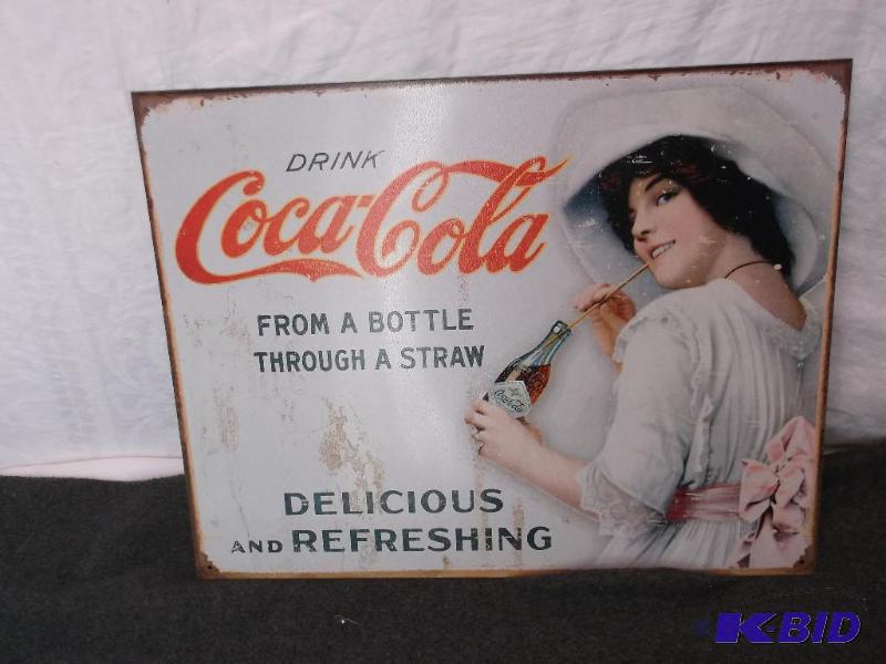 lot 27 image: Collectable metal Coca Cola sign measuring 16...