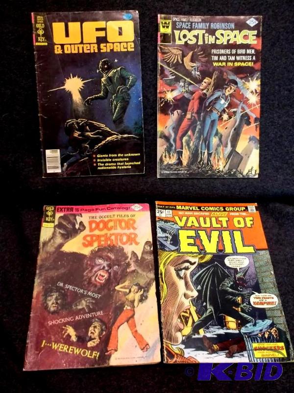 lot 54 image: Lot with 4 collectable comic books....