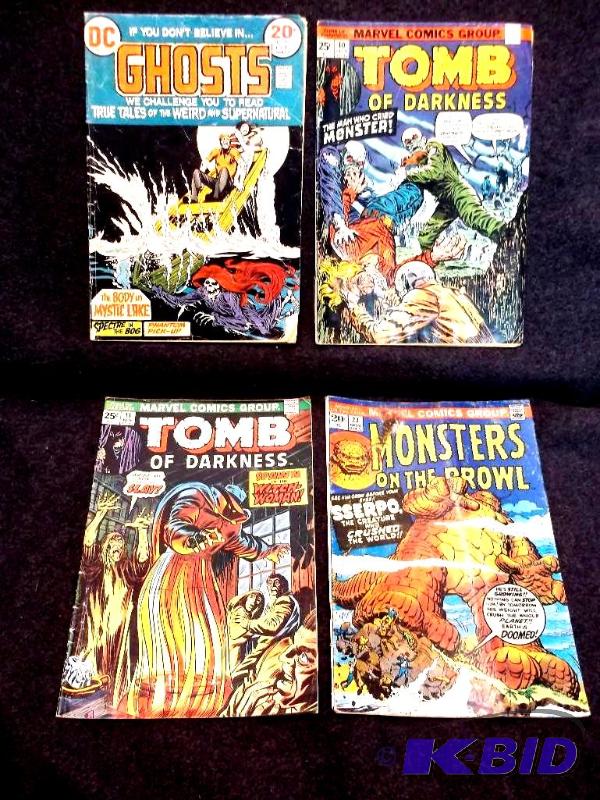 lot 61 image: Lot with 4 collectable comic books....