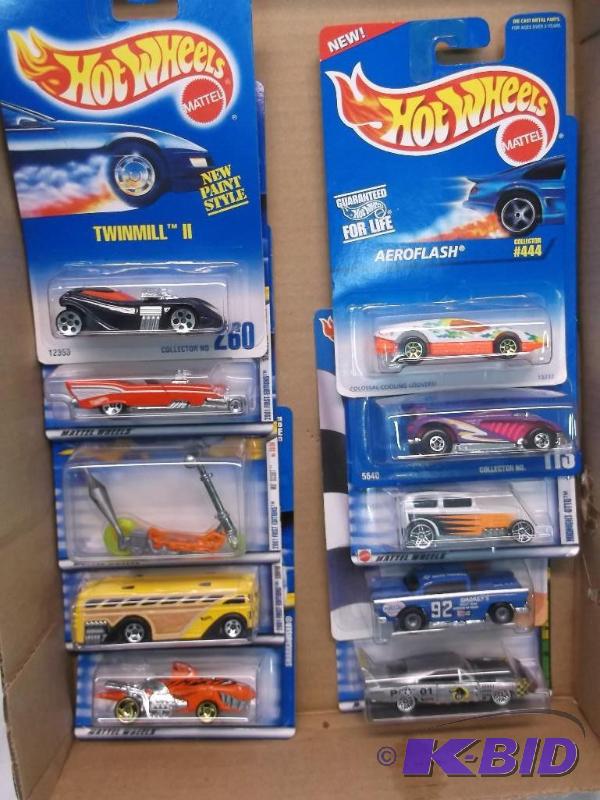 lot 66 image: Lot with 10 collectable Hot Wheels....