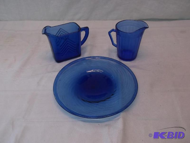 lot 72 image: Nice lot of vintage cobalt blue glass 2 cream...