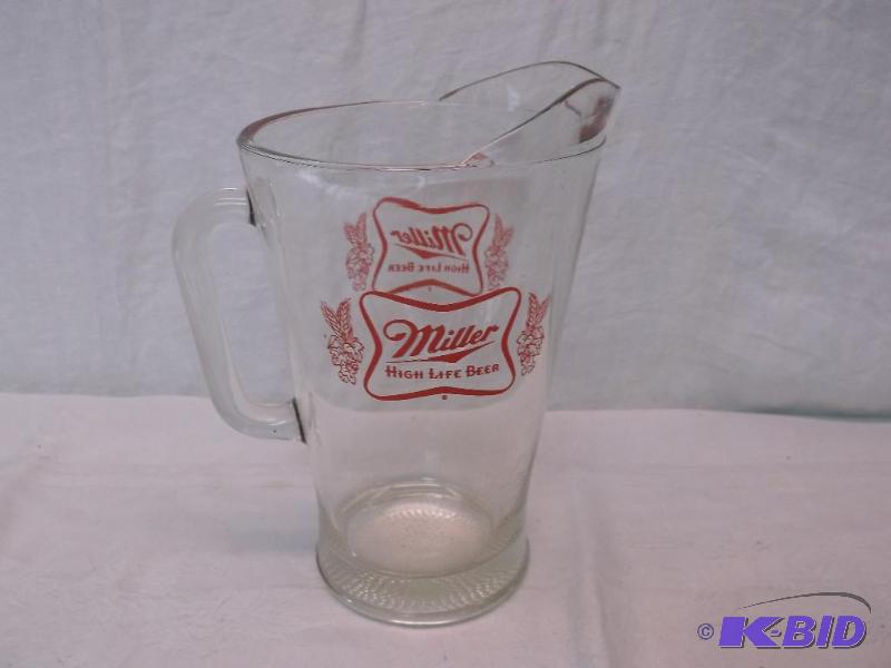 lot 80 image: Large collectable Miller Beer glass pitcher i...