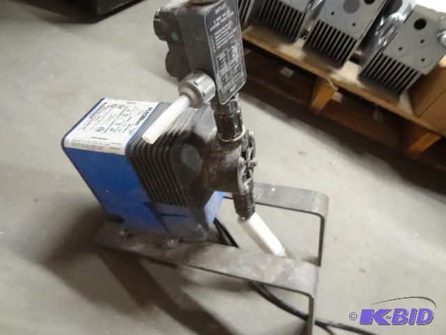 Pulsa tron electronic metering pump. Model LB...