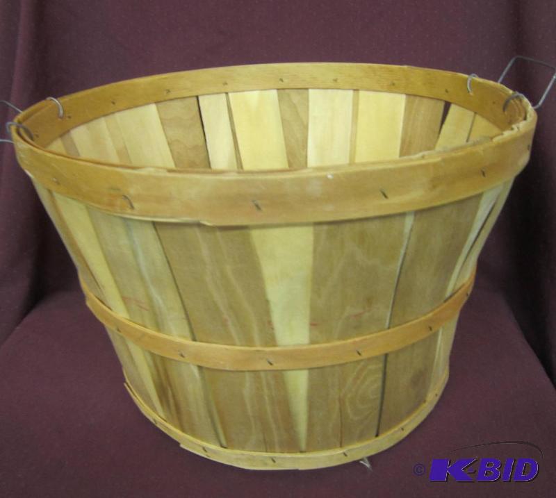 lot 355 image: Bushel Basket for Apples or Towel 18 across, 1 foot high