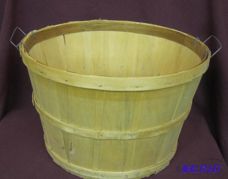 lot 356 image: Bushel Basket for Apples or Towel 18 across, 1 foot high