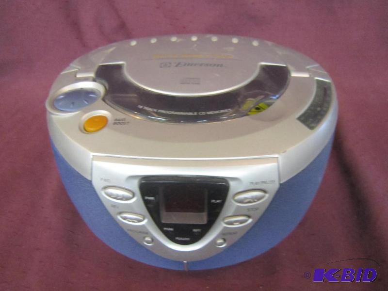 lot 374 image: Emerson CD player  radio 16 track programable CD