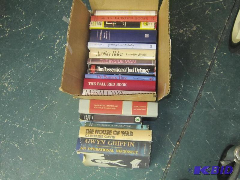 lot 400 image: Box lot of books