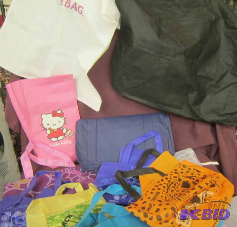 lot 424 image: Misc Lot of bags total 13