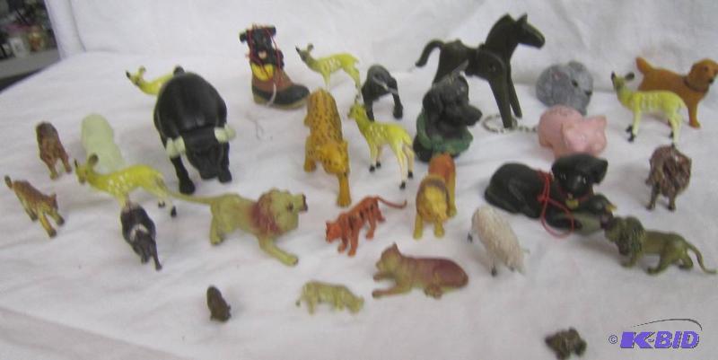 lot 479 image: MIsc Box Lot - 28 Miniature Animals and Animal Ornaments