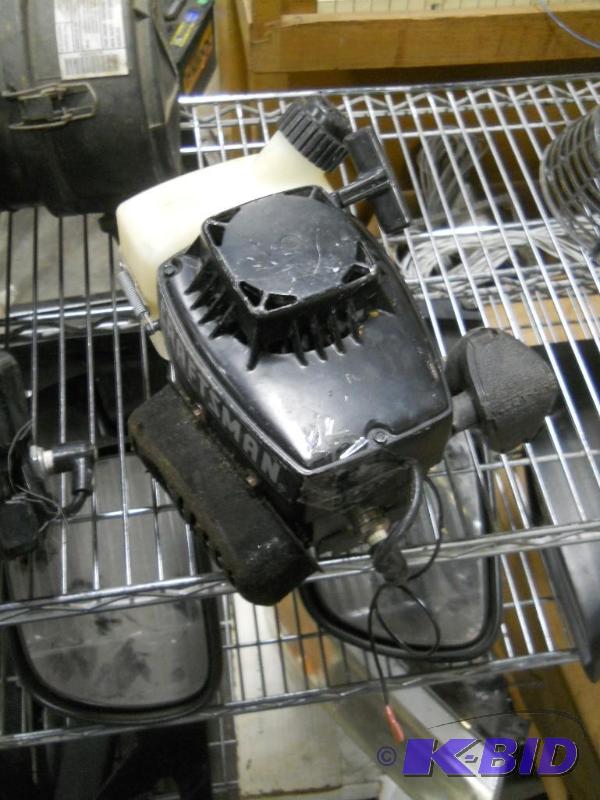 lot 105 image: Small Gas Motor