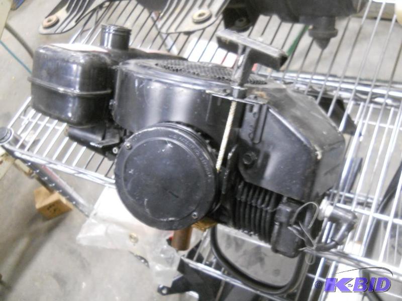 lot 106 image: Small Gas Motor