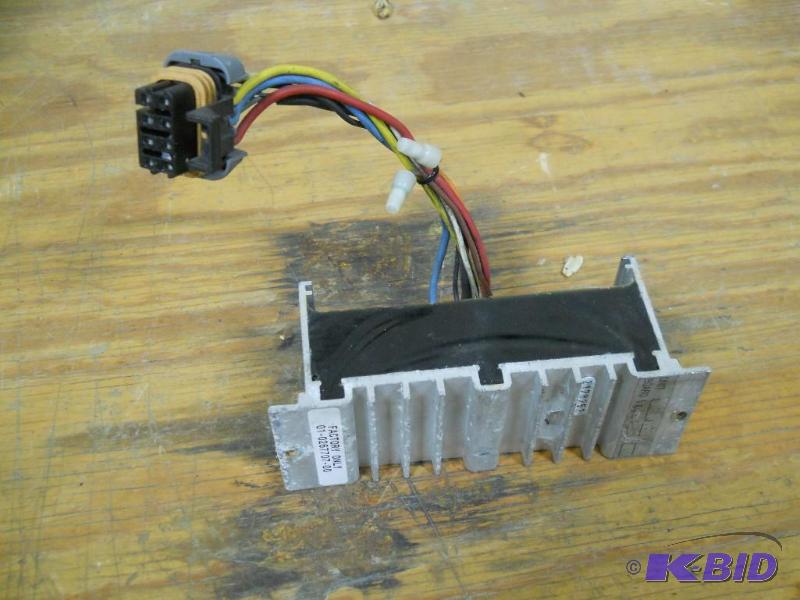 lot 13 image: Whelen BL2150A High Beam Headlight Flasher.