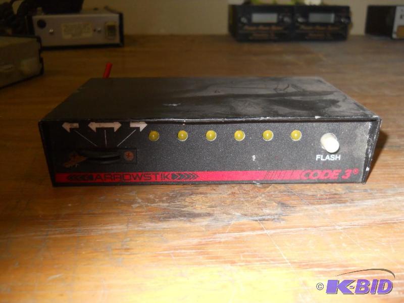 lot 15 image: Public Safety Equipment Arrowstik Code 3 Light Bar Controller