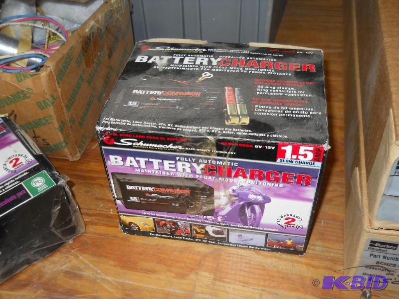 lot 23 image: New Battery Charger
