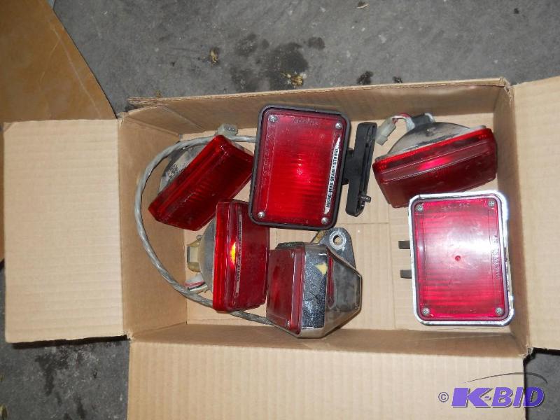 lot 27 image: 6 Whelen Micro Grille Master Lights