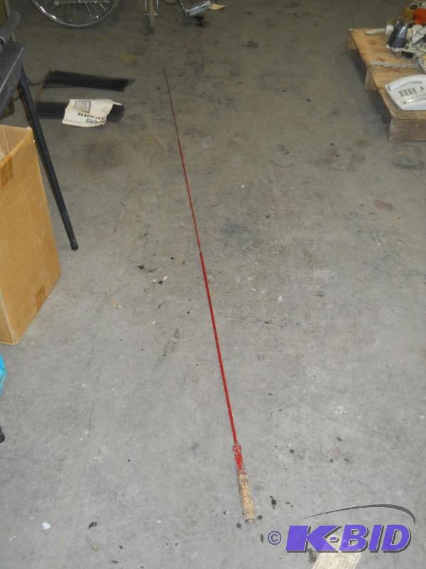 lot 31 image: Vintage Steel Hiawatha Fishing Rod. 8.