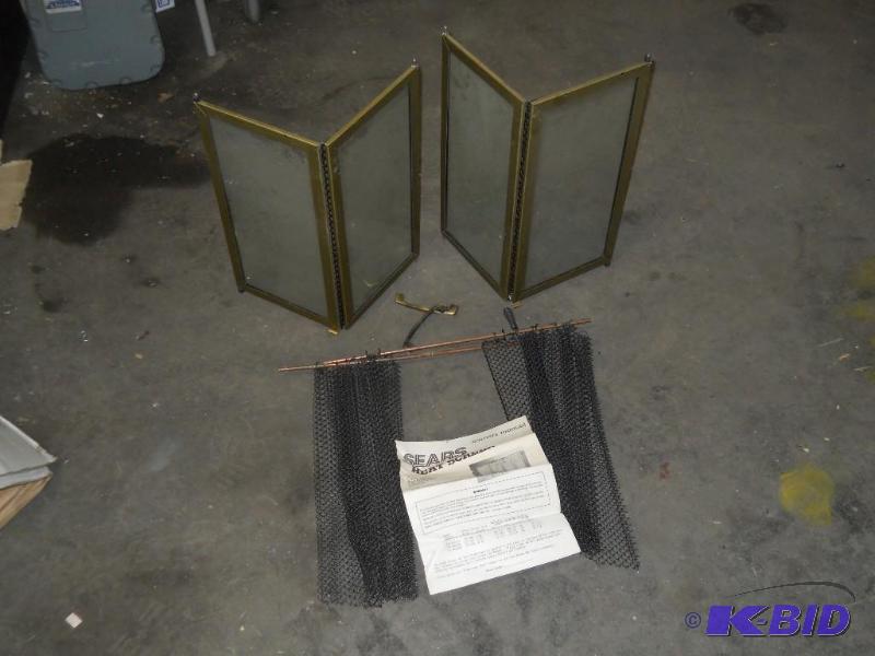lot 43 image: Sears Fireplace Screen and Glass. 33 12 Wide.