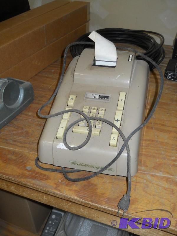lot 49 image: Cash Register